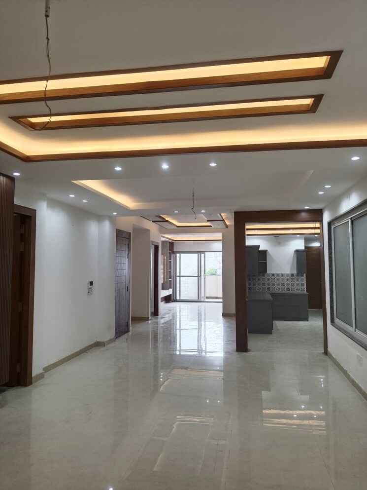 undefined, sector 43 3.5 Bedroom 230 Sq.Yd. Builder Floor In Sector 43 Faridabad 8337877