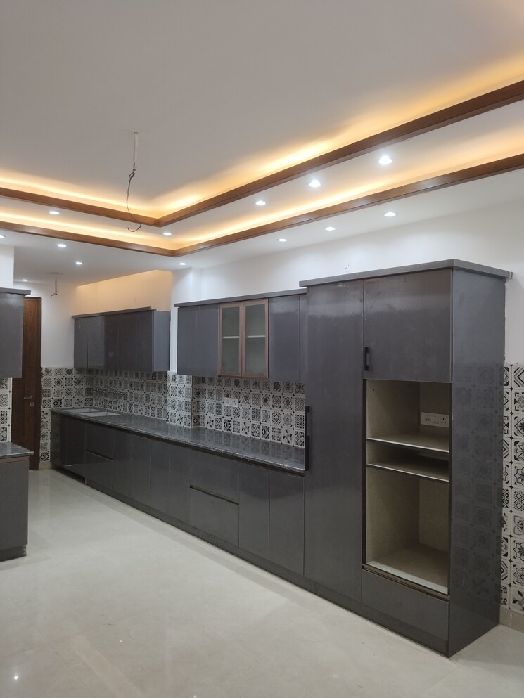 Kitchen, sector 43 3.5 Bedroom 230 Sq.Yd. Builder Floor In Sector 43 Faridabad 8337877