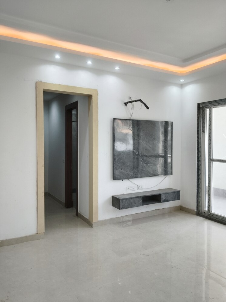 Room, sector 43 3.5 Bedroom 230 Sq.Yd. Builder Floor In Sector 43 Faridabad 8337877