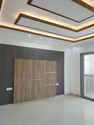 Bedroom in 3.5 BHK Builder Floor at Sector 43 – for Sale