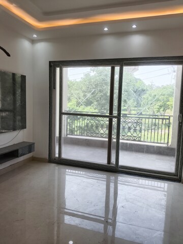 Room in 3.5 BHK Builder Floor at Sector 43 – for Sale