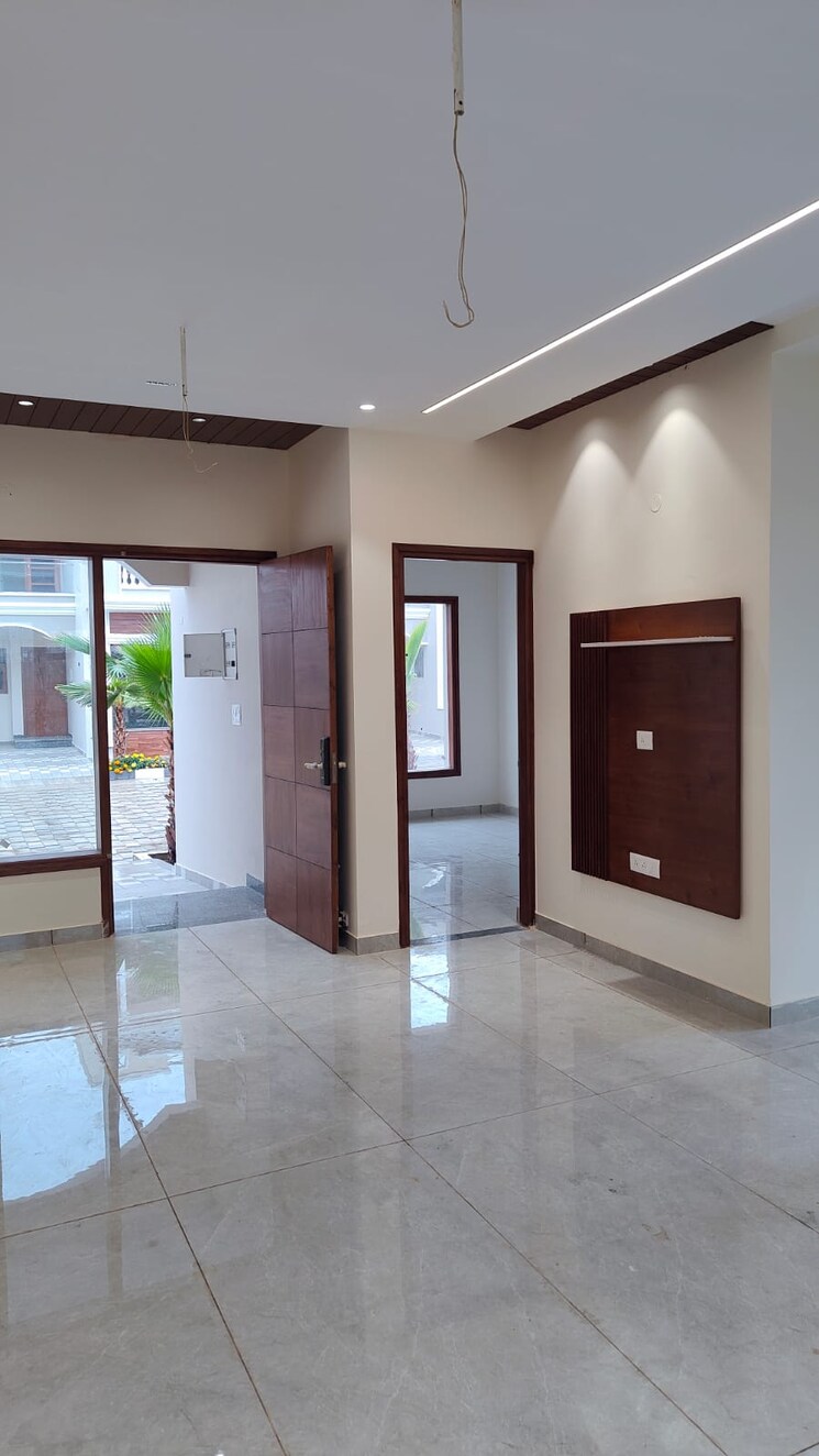 Room, international airport road 4 Bedroom 2200 Sq.Ft. Villa In International Airport Road Zirakpur 8337887
