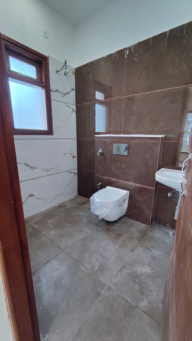 Bathroom, international airport road 4 Bedroom 2200 Sq.Ft. Villa In International Airport Road Zirakpur 8337887