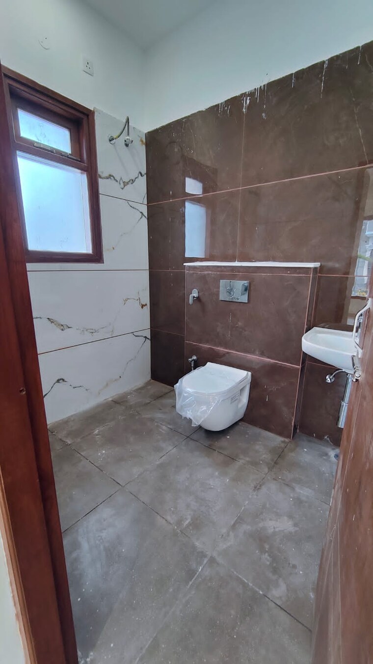 Bathroom, international airport road 4 Bedroom 2200 Sq.Ft. Villa In International Airport Road Zirakpur 8337887