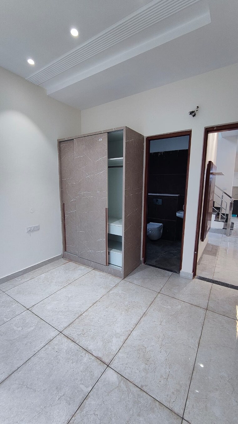 undefined, international airport road 4 Bedroom 2200 Sq.Ft. Villa In International Airport Road Zirakpur 8337887