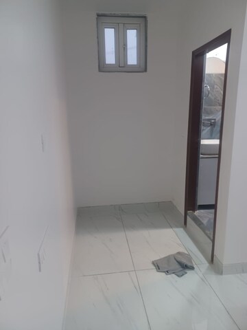 Room in 2 BHK Builder Floor at Govindpuri – for Rent