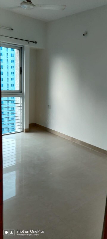 2 BHK Apartment For Rent in Amanora Gold Towers, Hadapsar