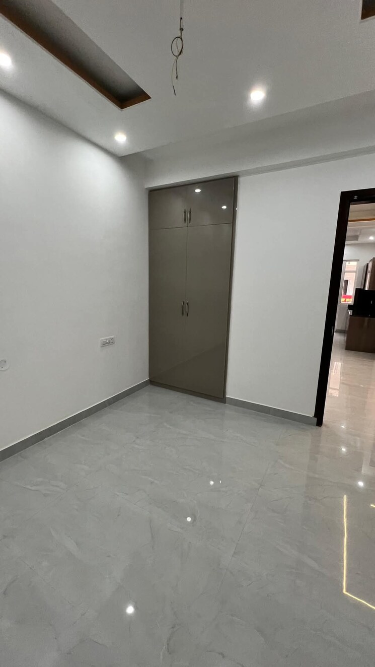 Room, peer mucchalla 3 Bedroom 1300 Sq.Ft. Builder Floor In Peer Mucchalla Zirakpur 8338106