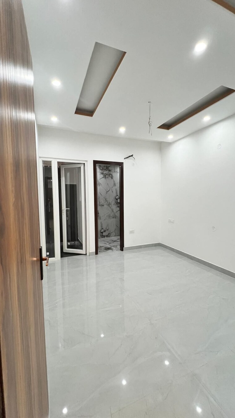 Room, pir machalla 3 Bedroom 1300 Sq.Ft. Builder Floor In Pir Machalla Zirakpur 8338106