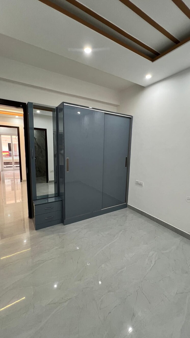 Room, peer mucchalla 3 Bedroom 1300 Sq.Ft. Builder Floor In Peer Mucchalla Zirakpur 8338106