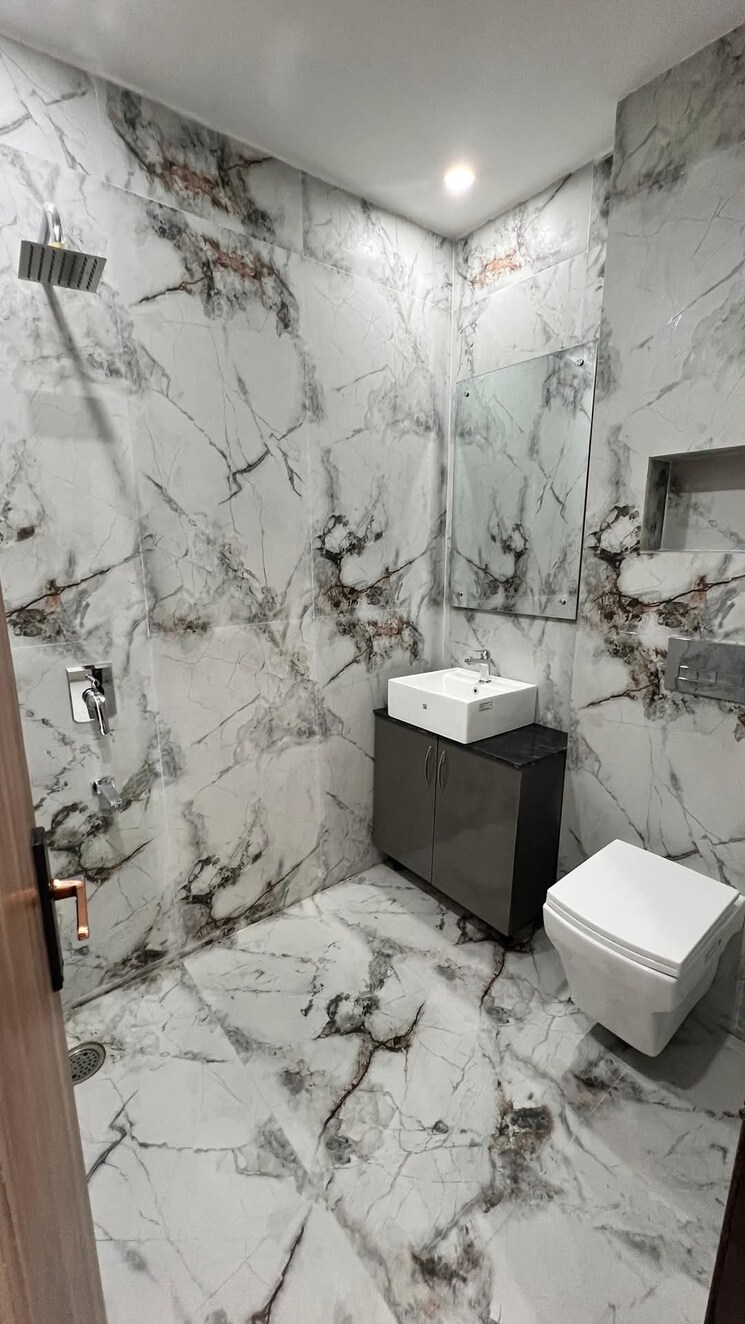 Bathroom, peer mucchalla 3 Bedroom 1300 Sq.Ft. Builder Floor In Peer Mucchalla Zirakpur 8338106