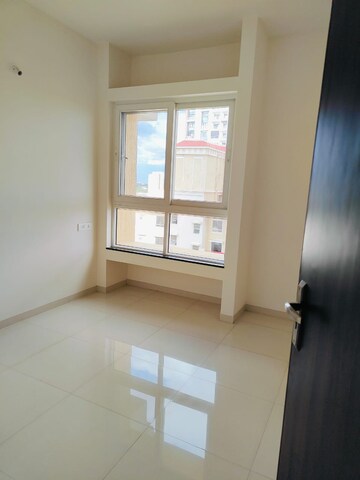 Room in 2 BHK Apartment at Nyati Elysia, Kharadi – for Sale