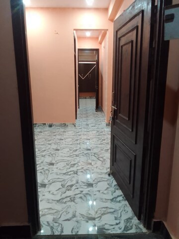 Room in 2 BHK Builder Floor at Jankipuram – for Rent
