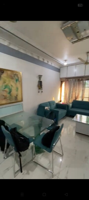 2 BHK Apartment For Rent in Vile Parle West