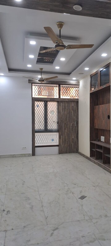 Room in 3 BHK Builder Floor at Sector 43 – for Sale