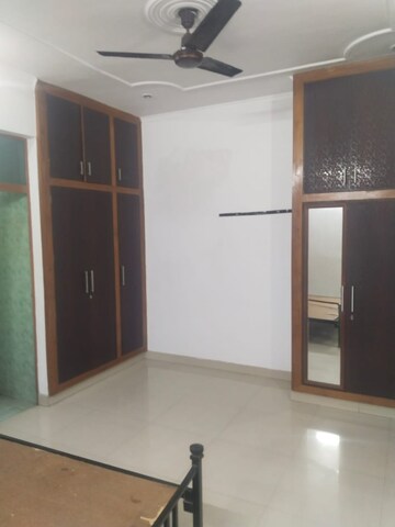 Room in 2 BHK Apartment at Eldeco Greens Apartment, Gomti Nagar – for Rent
