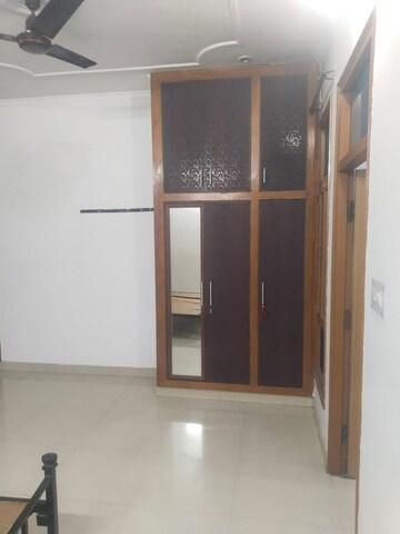 Room in 2 BHK Apartment at Eldeco Greens Apartment, Gomti Nagar – for Rent