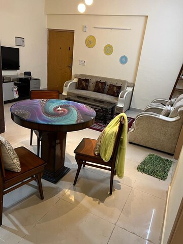 Team Area in 2 BHK Apartment at Sector 43 – for Rent