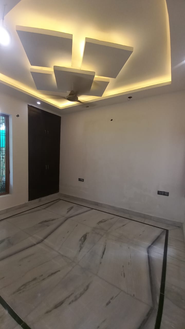 3 BHK Builder Floor For Sale in Green Fields Colony 