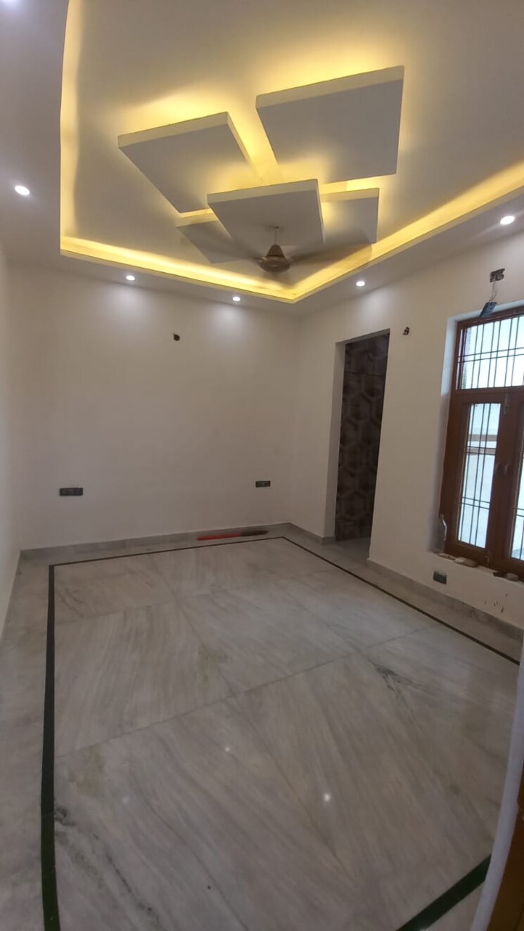Room, sector 42 3 Bedroom 1800 Sq.Ft. Builder Floor In Sector 42 Faridabad 8338253