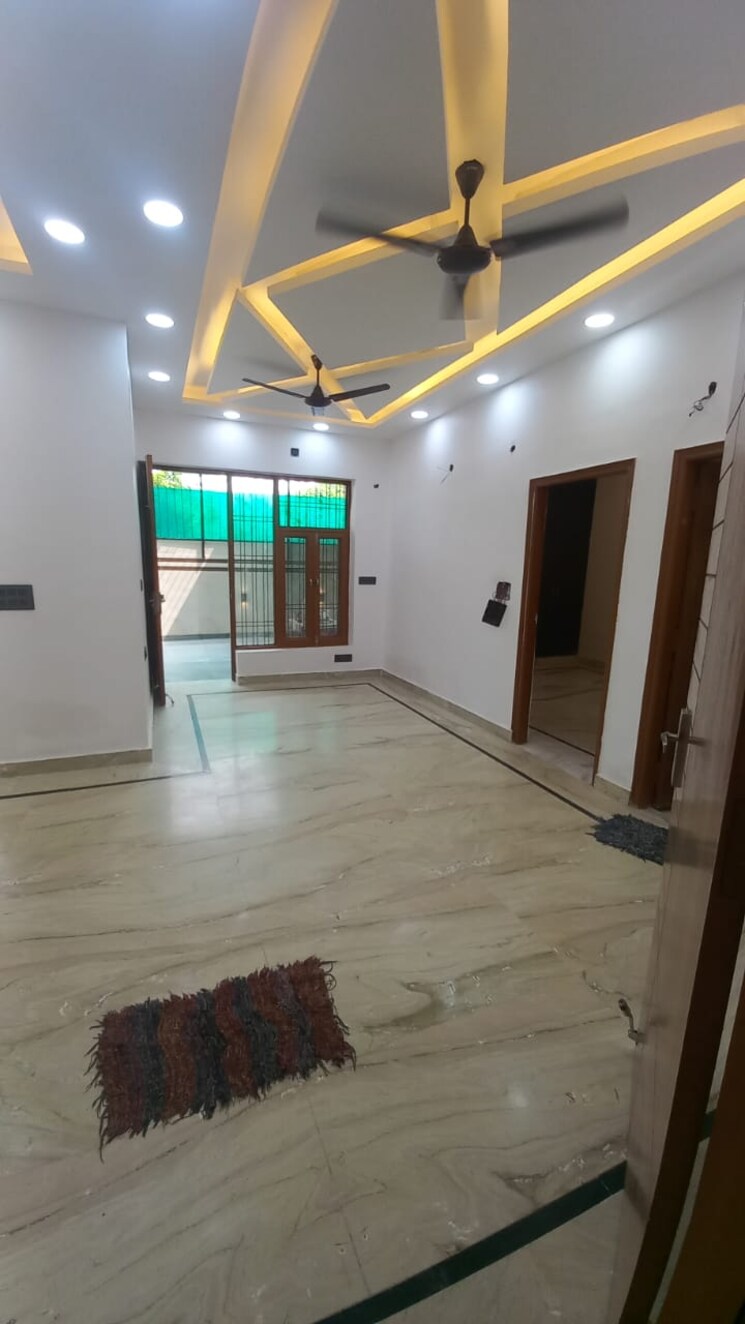 Room, sector 42 3 Bedroom 1800 Sq.Ft. Builder Floor In Sector 42 Faridabad 8338253