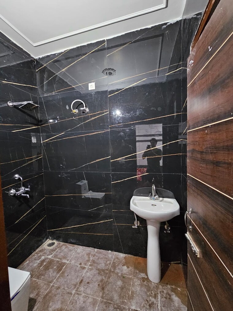 Bathroom, kharar landran road 1 Bedroom 660 Sq.Ft. Apartment In Kharar Landran Road Mohali 8338416