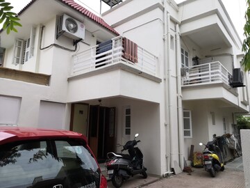 4 BHK Villa – Exterior View View at Thaltej - for Sale