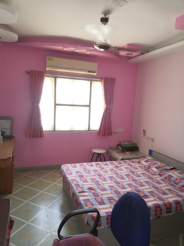 Bedroom in 4 BHK Villa at Thaltej – for Sale