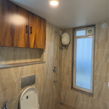 Bathroom in 4 BHK Apartment at Sector 25 – for Rent