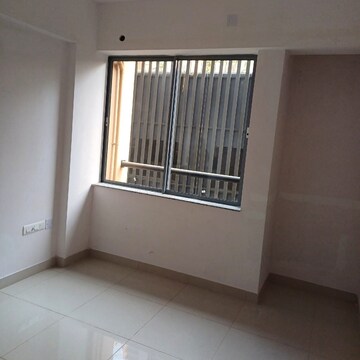 Room in 2 BHK Apartment at Godrej Seven, Joka – for Sale