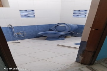 Parking in 2 BHK Apartment at Gomti Nagar – for Rent