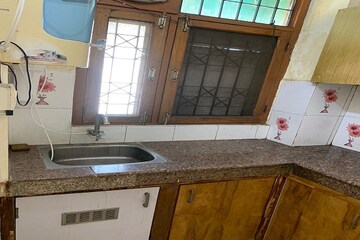 Kitchen in 2 BHK Apartment at Gomti Nagar – for Rent