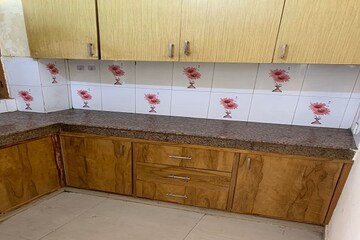 Furnished Amenities in 2 BHK Apartment at Gomti Nagar – for Rent