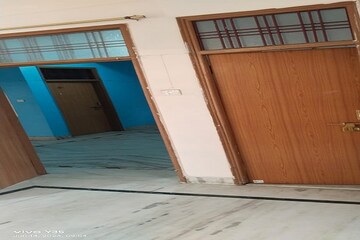 Swimming Pool in 2 BHK Apartment at Gomti Nagar – for Rent