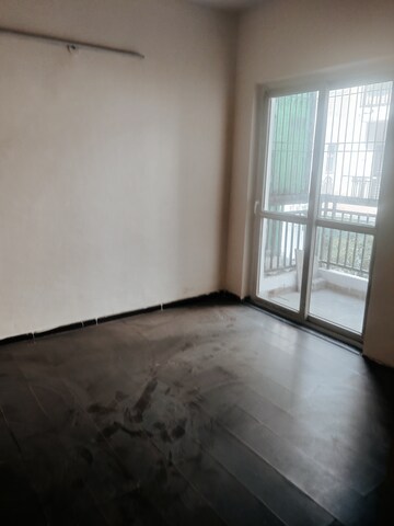 Room in 3 BHK Apartment at BPTP Park Elite Floor II, Sector 75 – for Rent