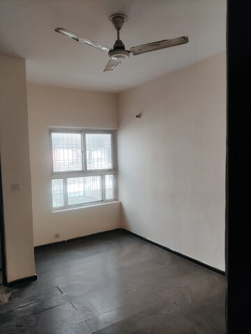 Room in 3 BHK Apartment at BPTP Park Elite Floor II, Sector 75 – for Rent