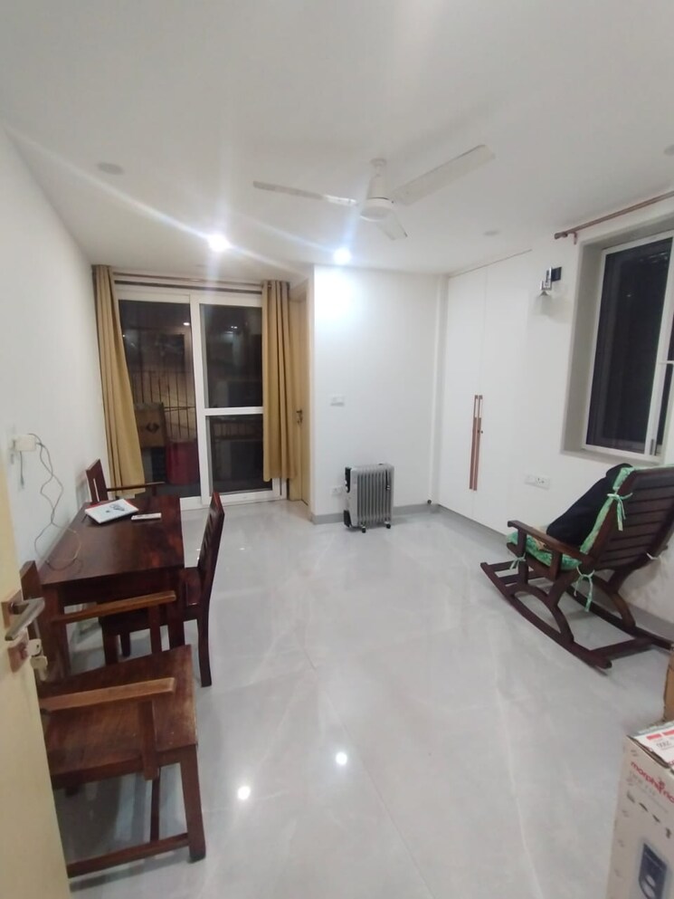 Living Room, chittaranjan park 2 Bedroom 130 Sq.Yd. Builder Floor In Chittaranjan Park Delhi 8339085