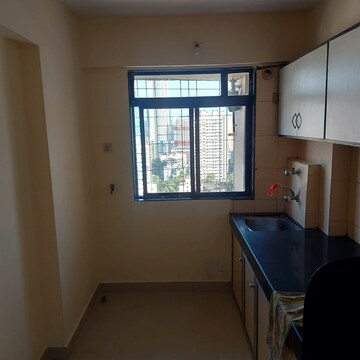 Room in 2 BHK Apartment at Dheeraj Solitaire, Malad West – for Rent