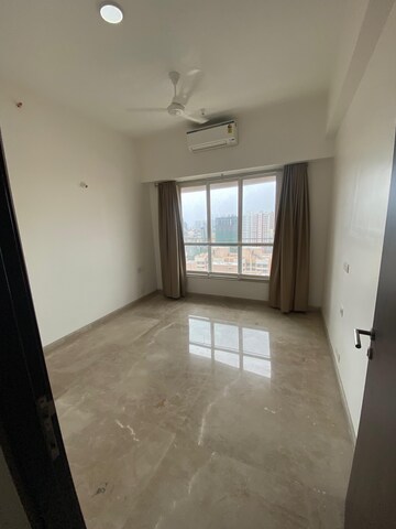 2 BHK Apartment For Rent in Sheth Irene, Malad West