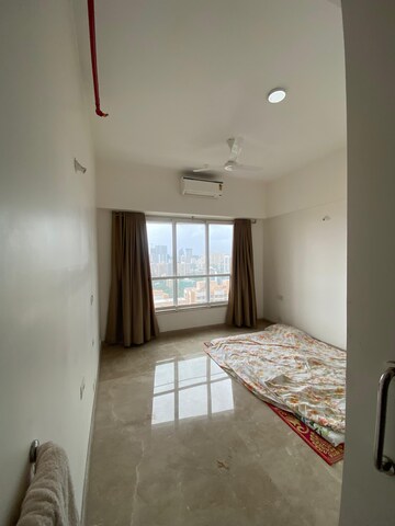 Room in 2 BHK Apartment at Sheth Irene, Malad West – for Rent