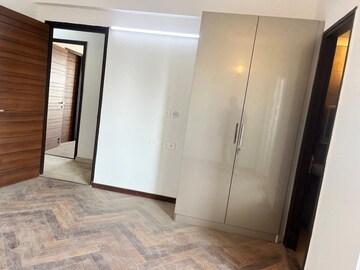 Room in 1 BHK Apartment at Josville Apartment, Bandra West – for Rent