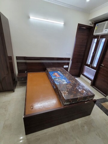 Room in 1 RK Apartment at Mahipalpur – for Rent