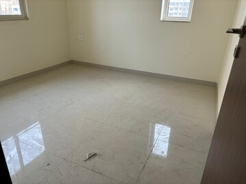 Room in 2 BHK Apartment at Omkar Signet, Malad East – for Rent