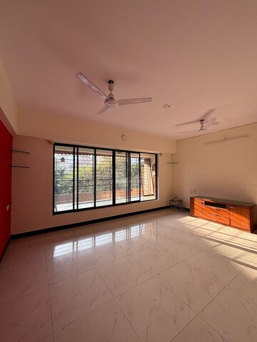 Room in 3 BHK Apartment at Joy Juhu Griha Swapna CHS, Juhu – for Rent