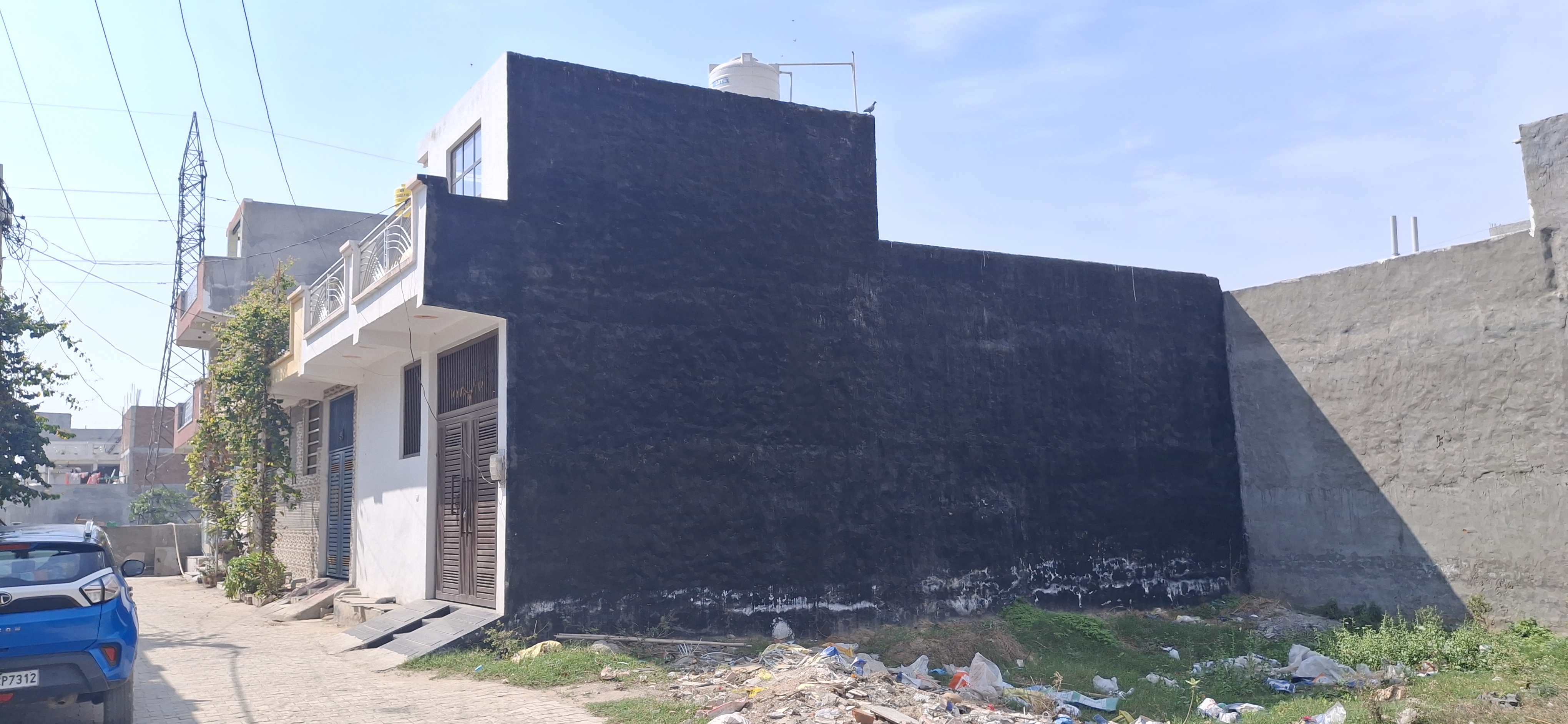 Plot For Sale in Mk Propty 