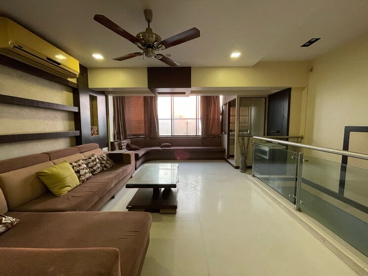 Kitchen, lokhandwala complex 4 Bedroom 2000 Sq.Ft. Builder Floor In Lokhandwala Complex Mumbai 8339672