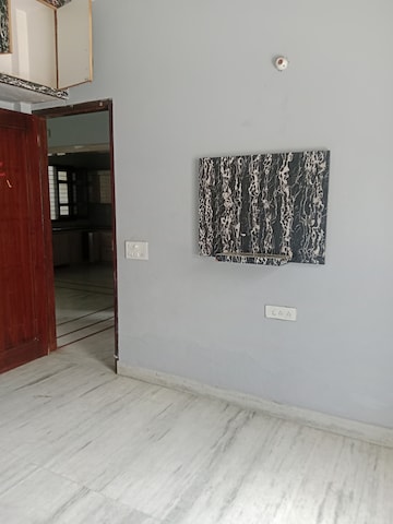 Room in 2.5 BHK Builder Floor at Huda – for Rent