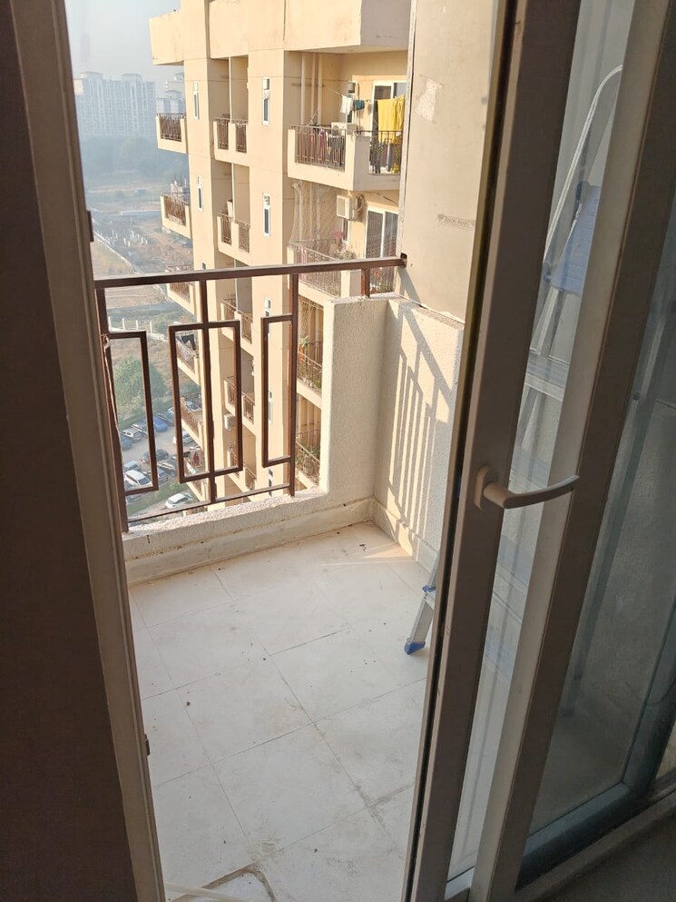 Balcony, signature-global-orchard-avenue 2 Bedroom 607 Sq.Ft. Apartment In Sector 93 Gurgaon 8339999