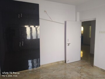 Room in 2 BHK Apartment at Tarnaka – for Rent