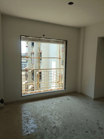 Room in 2 BHK Apartment at Kyraa Park, Balkum Pada – for Sale